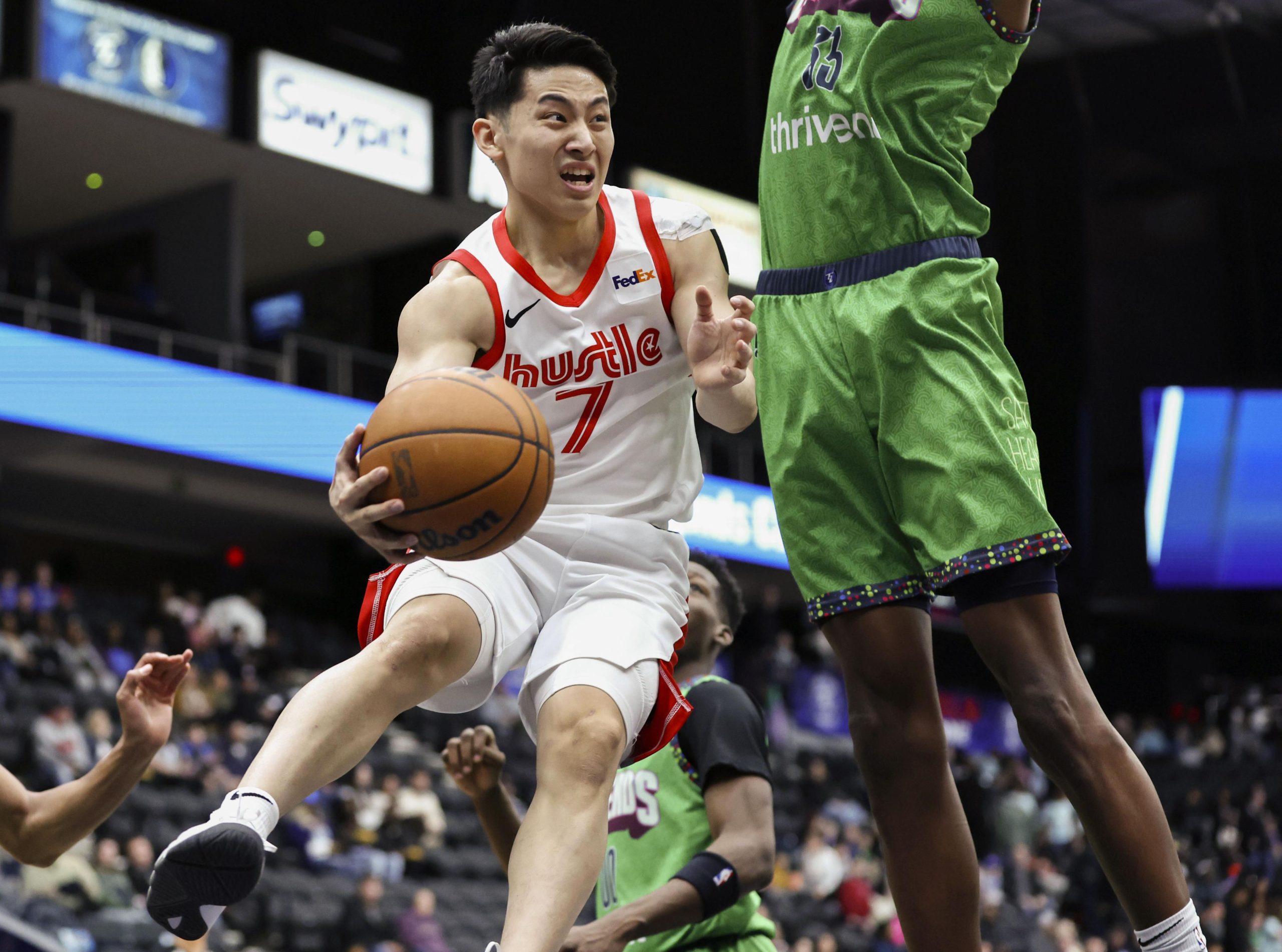 والپیپر یوکی کاوامورا فوتبالی 2025 