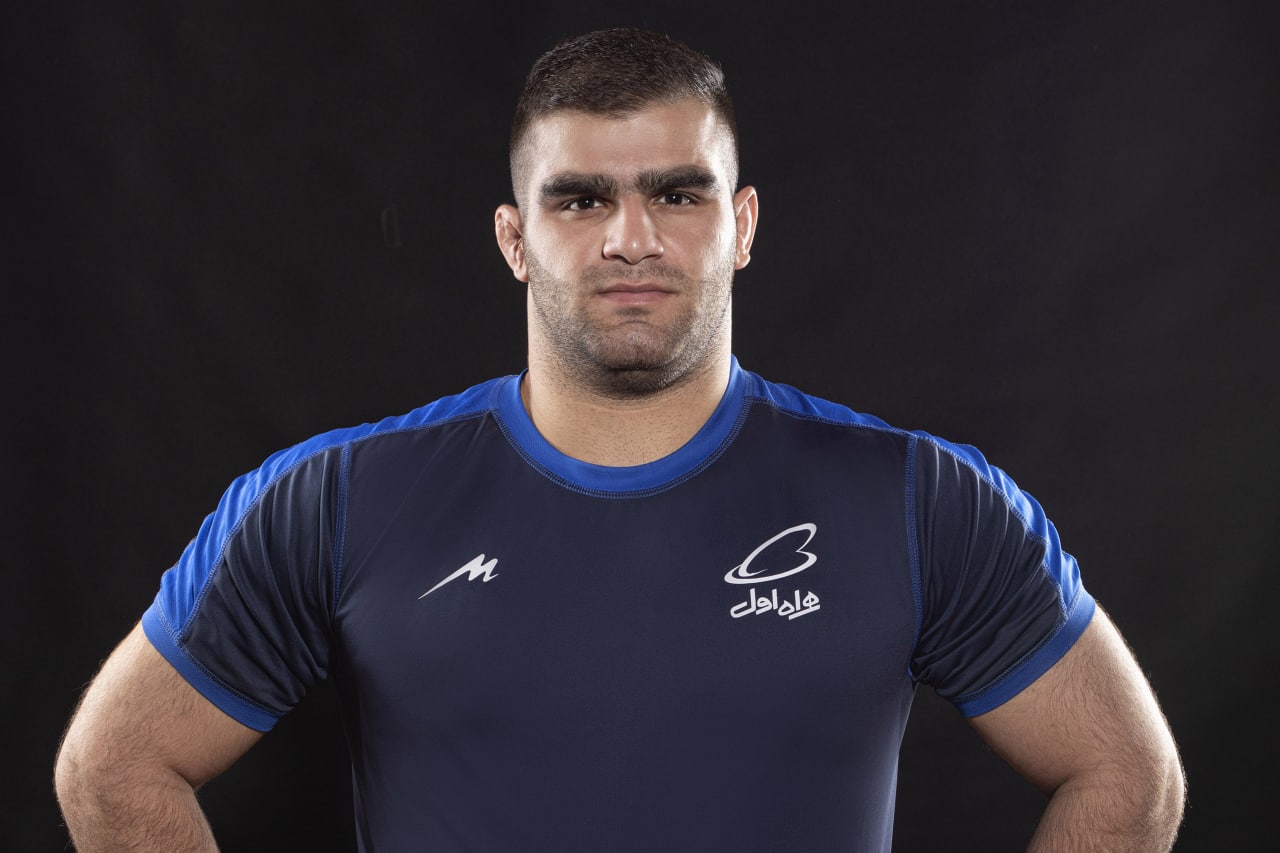 عکس پروفایل امین میرزازاده