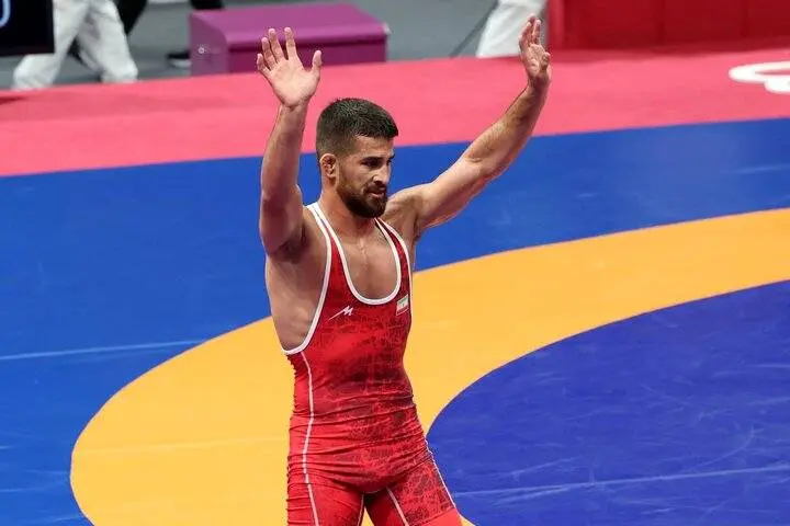 wallpaper Younes Emami