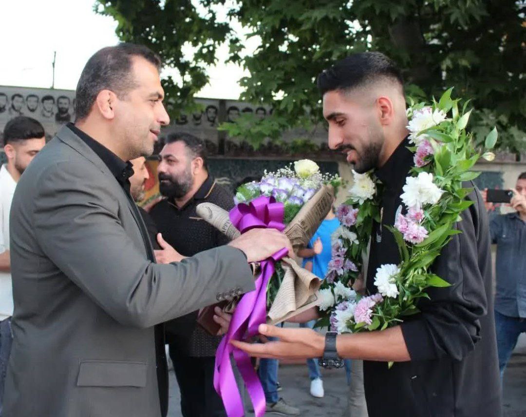 عکس پروفایل صادقیان