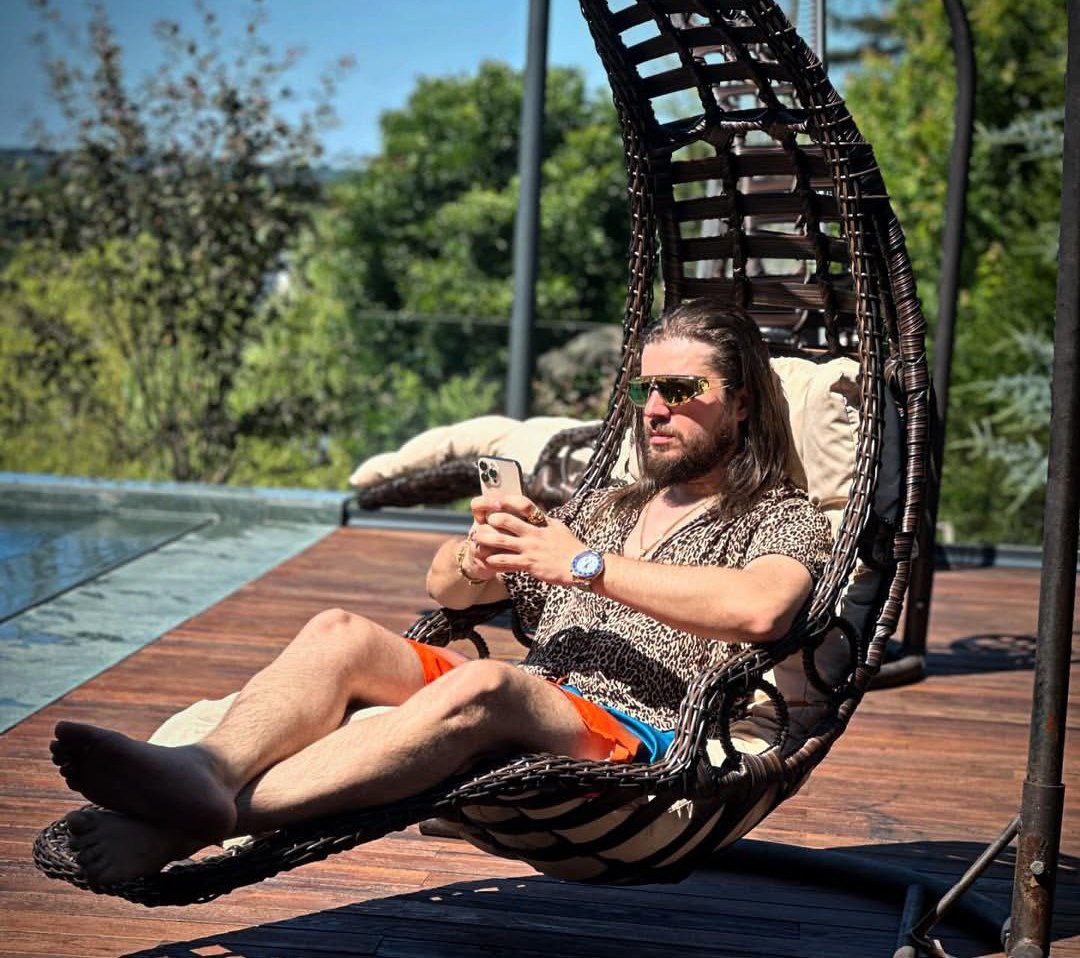 عکس جنجالی عارف شعبده باز عکس جنجالی عارف شعبده باز