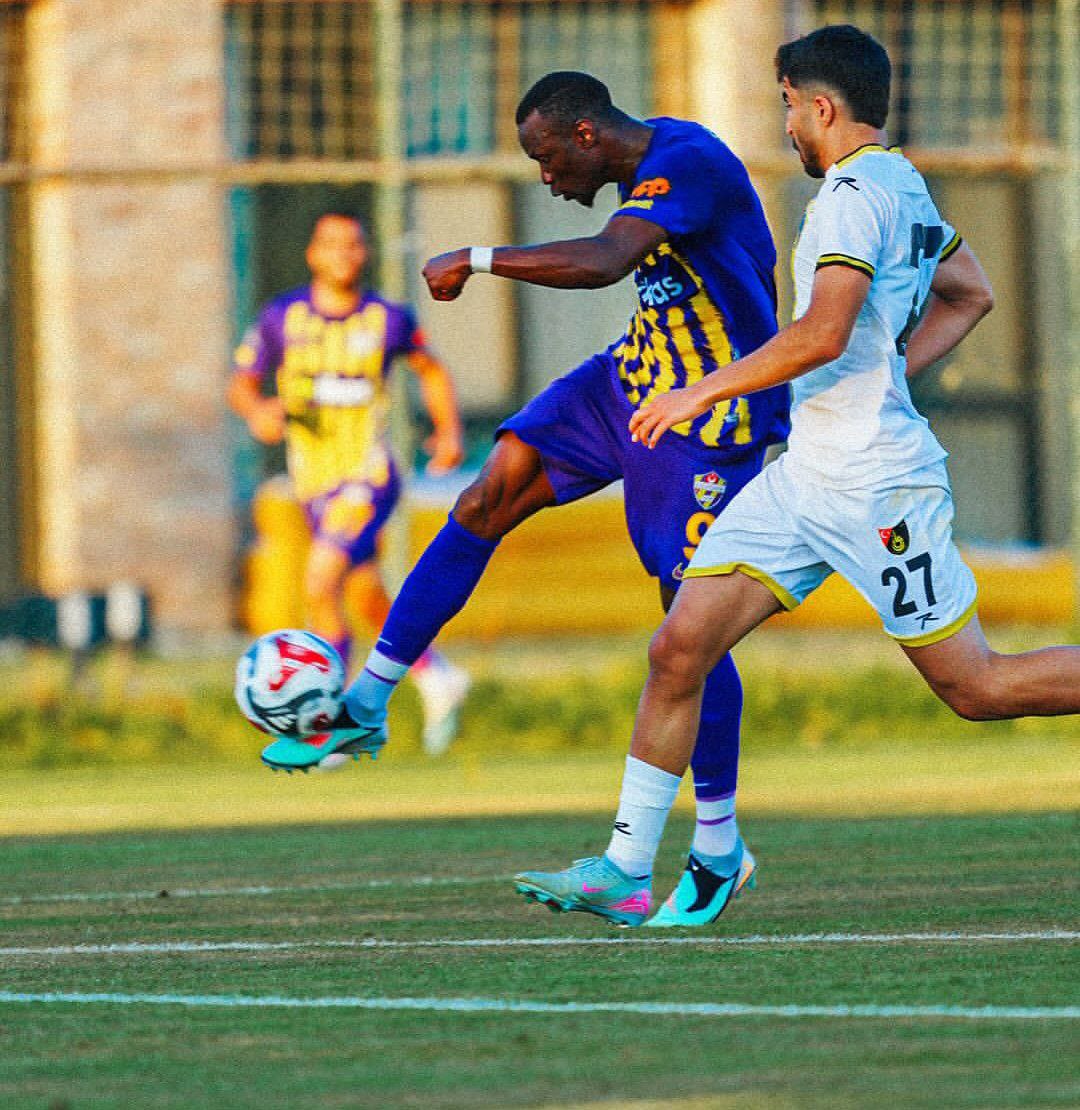 عکس مامه بابا تیام بازیکن فوتبال