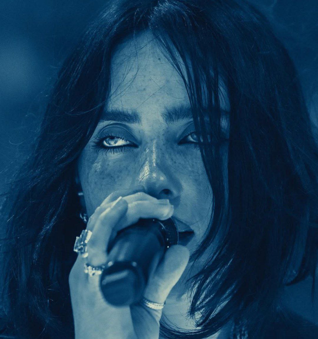 بیلی آیلیش لخت