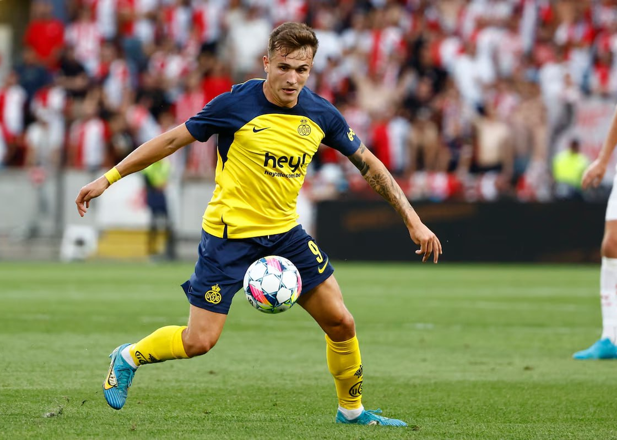 عکس پروفایل دنیس اکرت