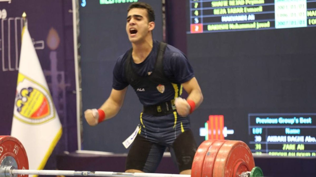 رکورد جهانی دوضرب نوجوانان در دست وزنهبردار ایرانی رکورد جهانی دوضرب نوجوانان در دست وزنهبردار ایرانی