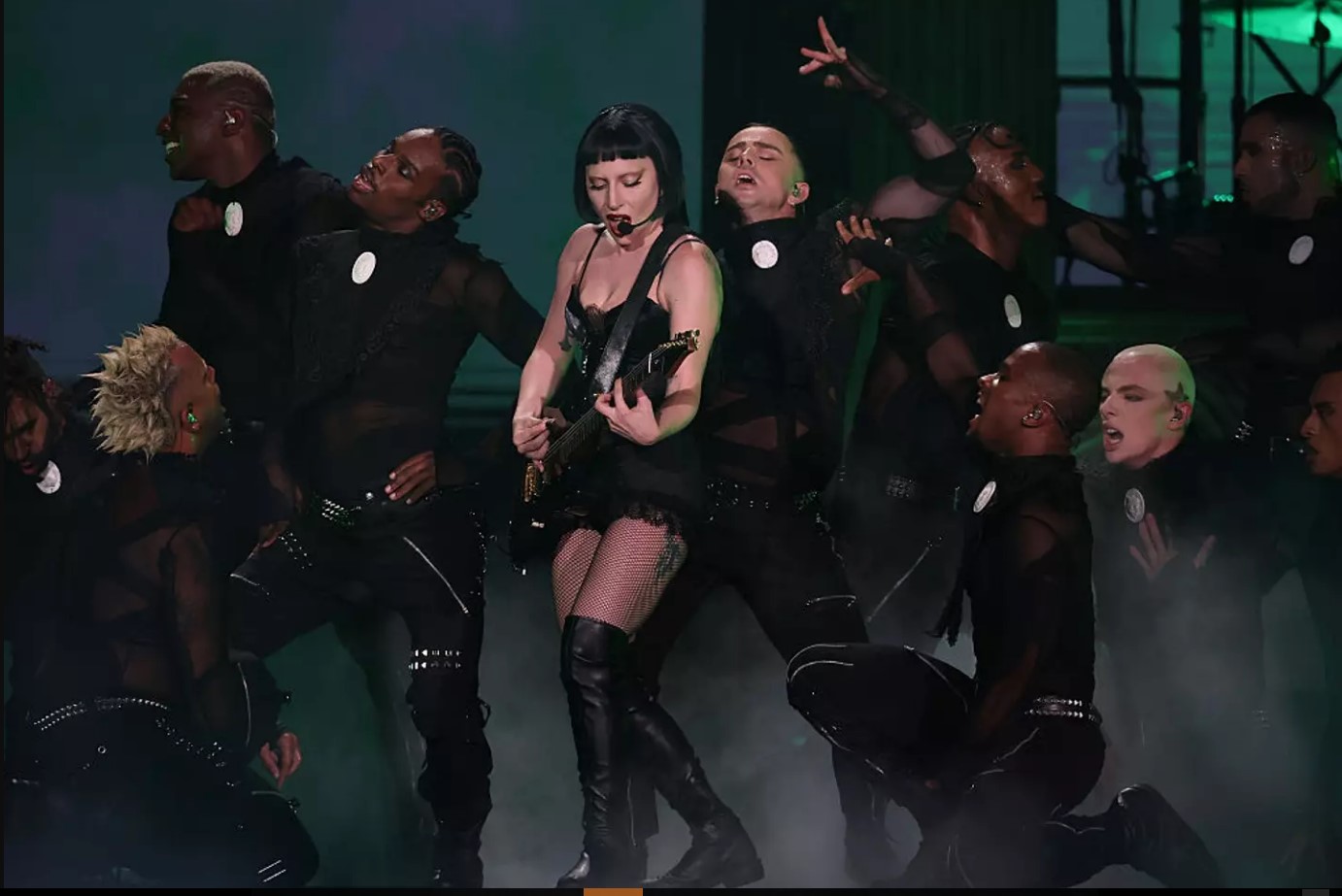 وقفه در تور Mayhem Ball