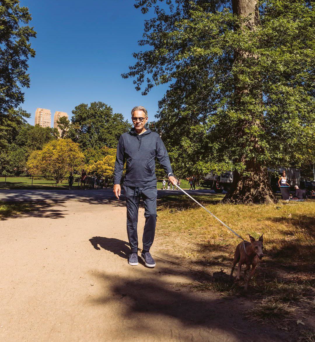 عکس آندره‌آ بوچلی اجرا جام جهانی