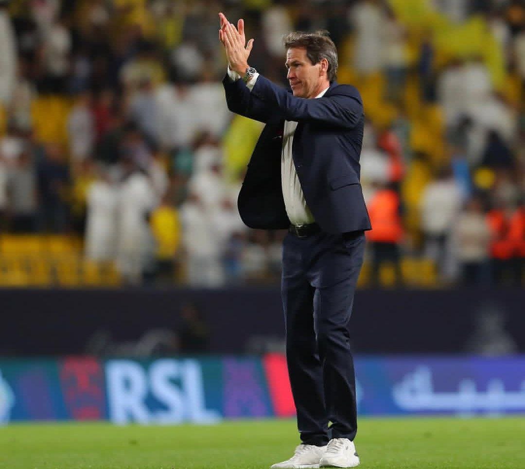 عکس جذاب رودی گارسیا سر مربی 