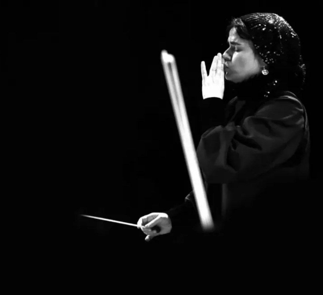 عکس پانید فریوسفی رهبر ارکستر 