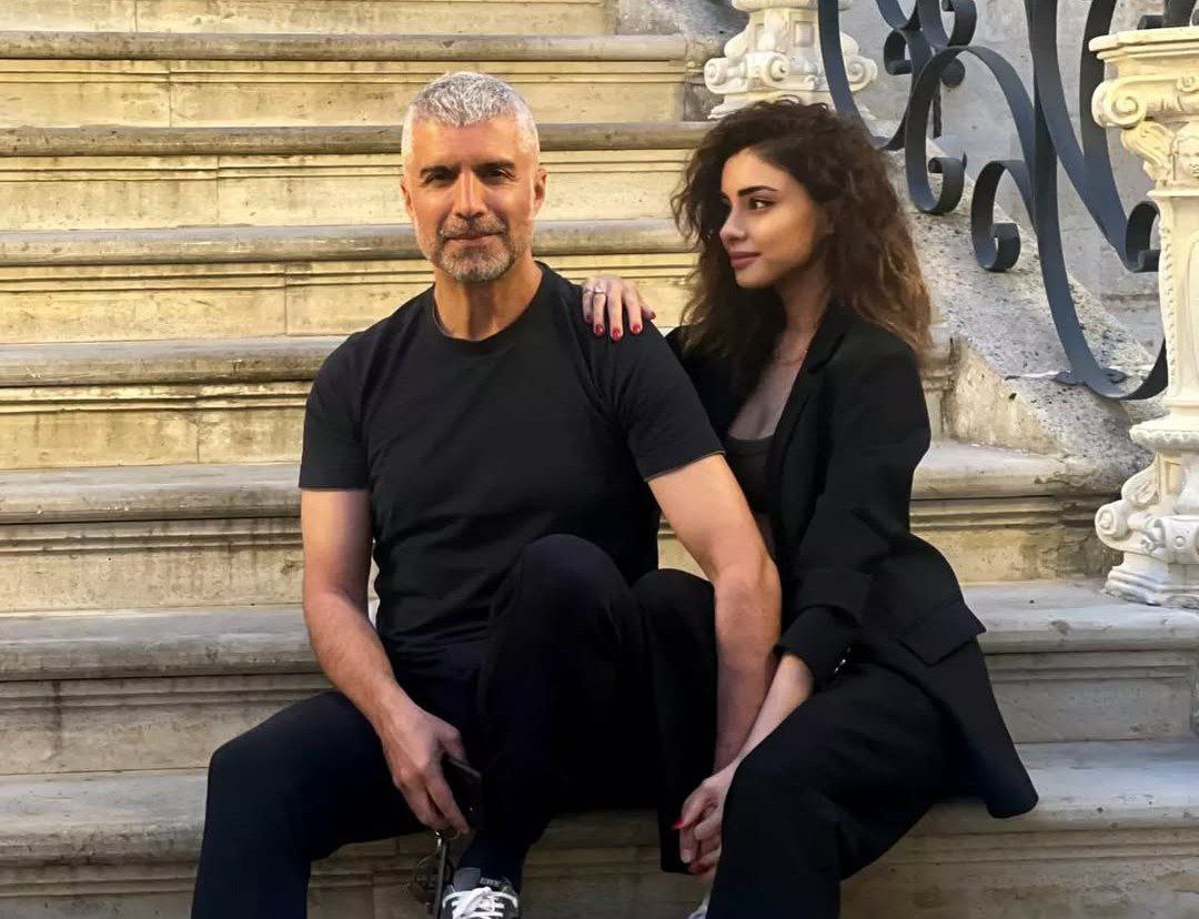 عکس  اوزجان دنیز و همسرش در شب یلدا