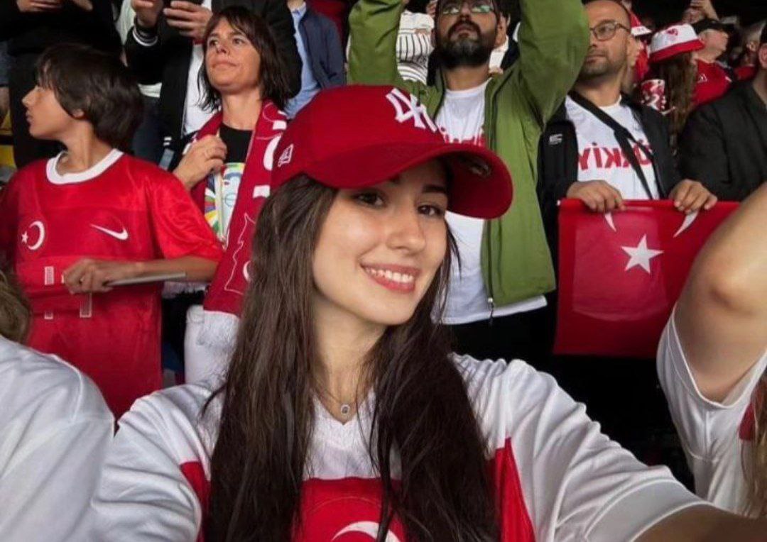 دورو نایمن دوست دختر آردا گولر دورو نایمن دوست دختر آردا گولر